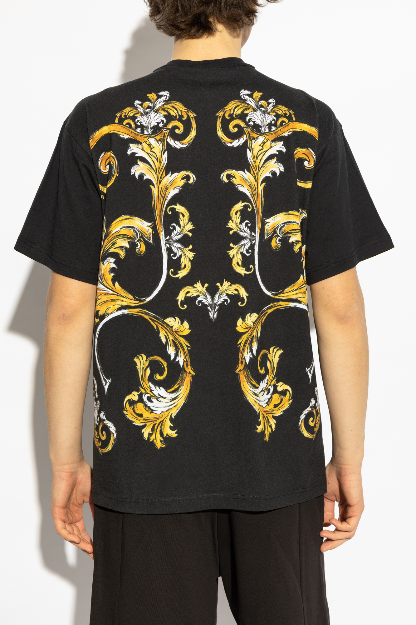 Tシャツ・カットソー VERSACE JEANS COUTURE Men T-shirt Black 78GAH615JS458 G89 Versace Jeans Couture Relaxed Fit T Shirt Black | Mainline